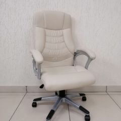 Кресло Barneo K-7 для руководителя (бежевая экокожа) в Пуровске - purovsk.mebel24.online | фото